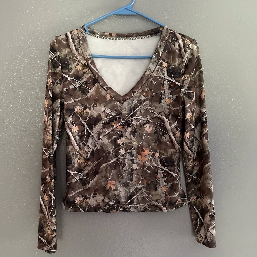Women’s V-Neck Long Sleeve Camo Print Top - Brown